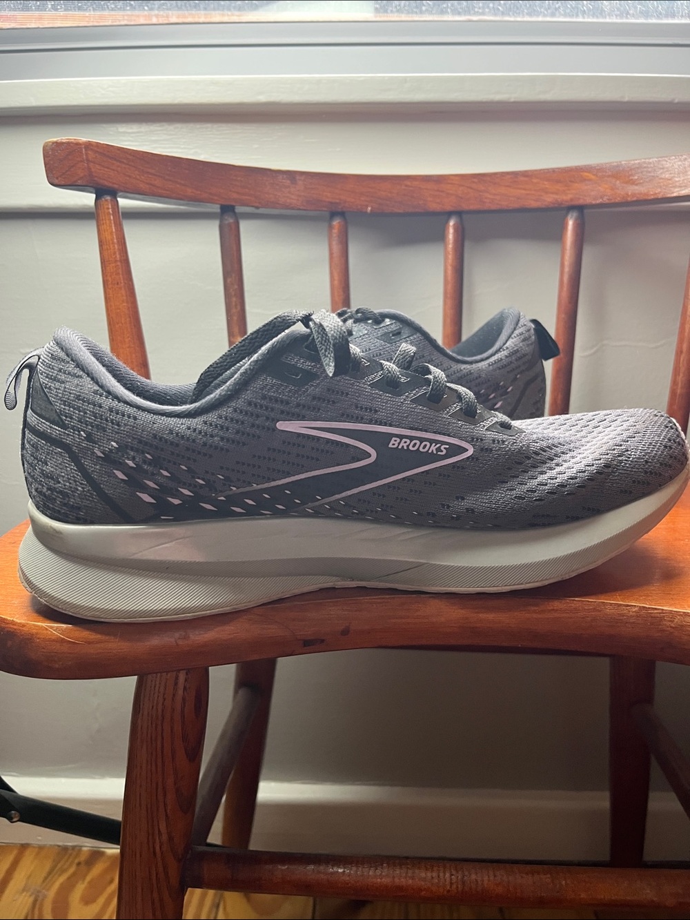 Brooks Levitate 5 Women’s Gray Running Shoes Size 11 EUC - Picture 5 of 10